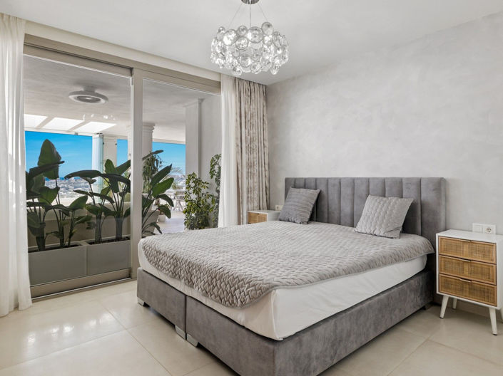 Image No.18-7 Bed Apartment for sale