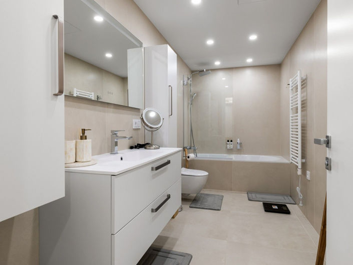 Image No.45-7 Bed Apartment for sale