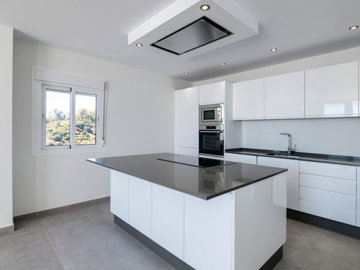 10-bb915d1cb19341576dcdc994b81ab9c5