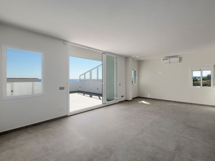 Image No.18-3 Bed Apartment for sale