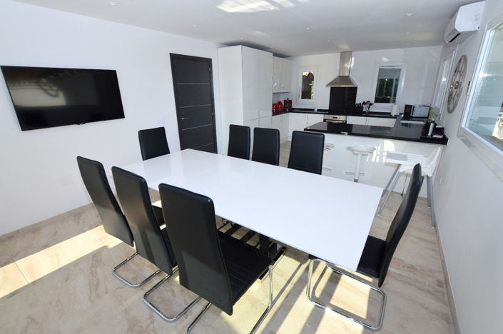 Image No.14-6 Bed House for sale