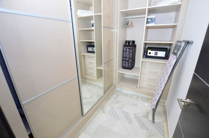Image No.20-6 Bed House for sale