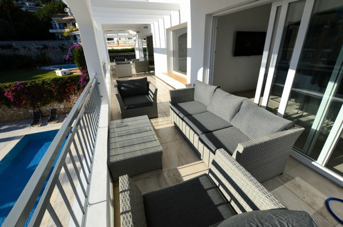 Image No.8-6 Bed House for sale