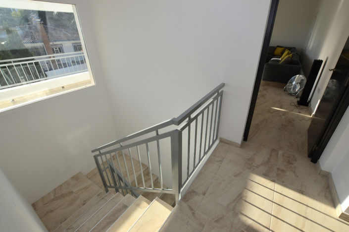 Image No.10-6 Bed House for sale