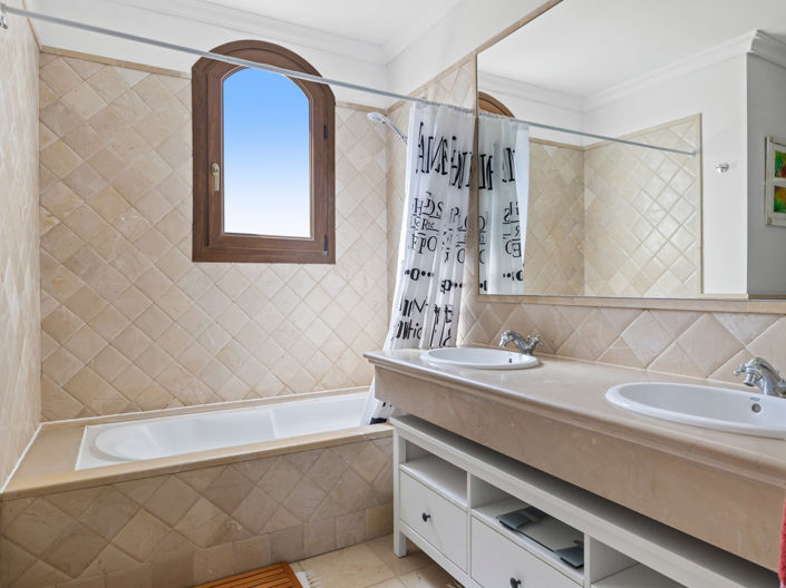 Image No.21-Maison de 4 chambres à vendre à El Paraiso