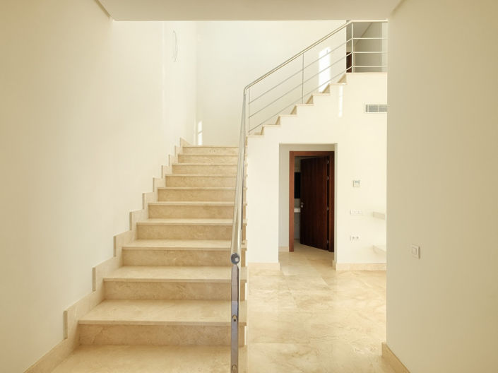 Image No.18-4 Bed House for sale