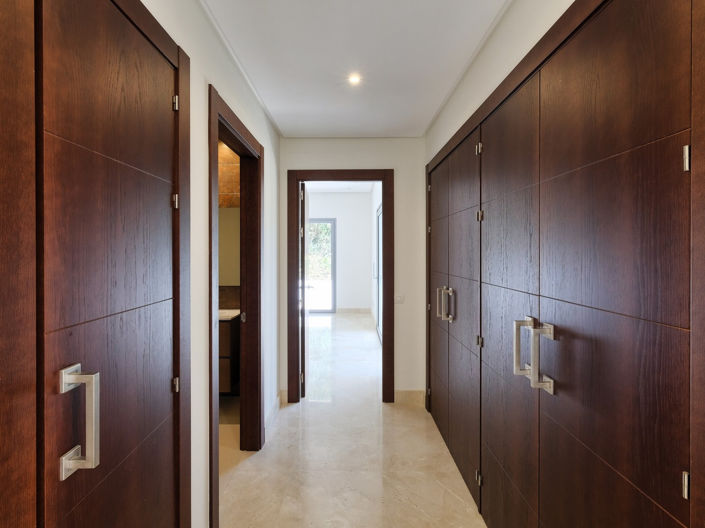 Image No.19-4 Bed House for sale