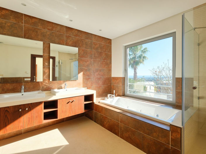 Image No.27-4 Bed House for sale