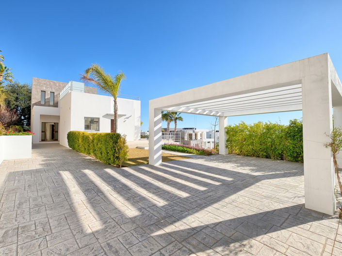 Image No.8-4 Bed House for sale