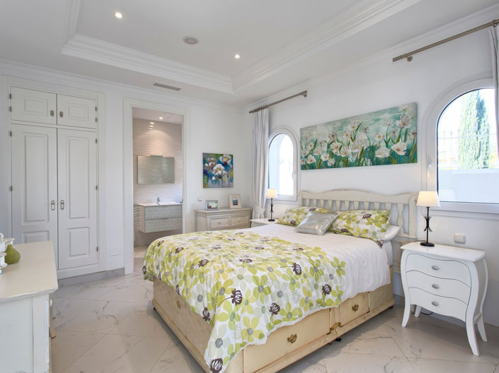 Image No.11-8 Bed House for sale