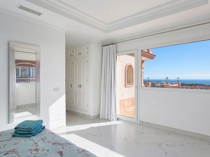 Image No.18-8 Bed Villa for sale