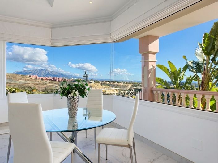 Image No.3-8 Bed Villa for sale