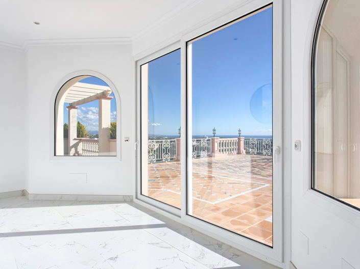 Image No.31-8 Bed House for sale