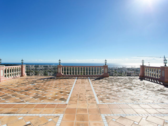 Image No.32-8 Bed House for sale