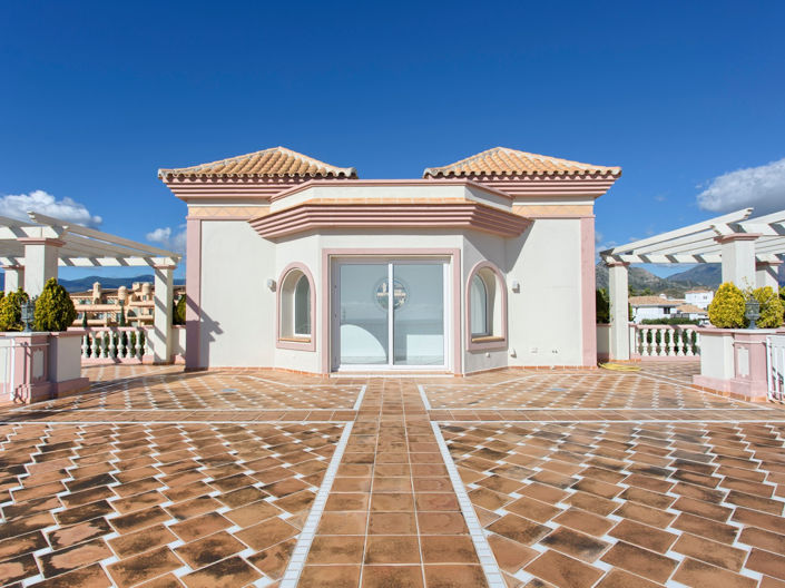 Image No.34-8 Bed House for sale
