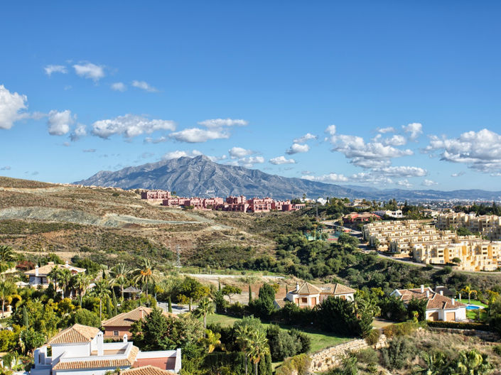 Image No.35-8 Bed House for sale