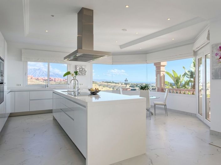Image No.48-8 Bed Villa for sale