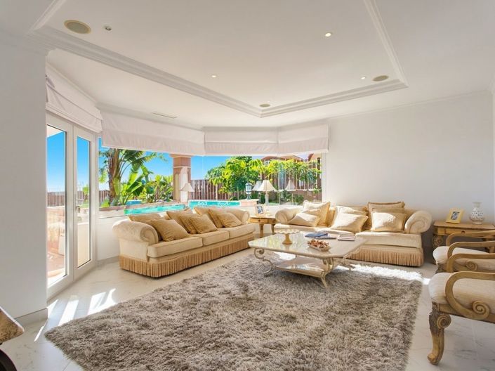 Image No.9-8 Bed Villa for sale