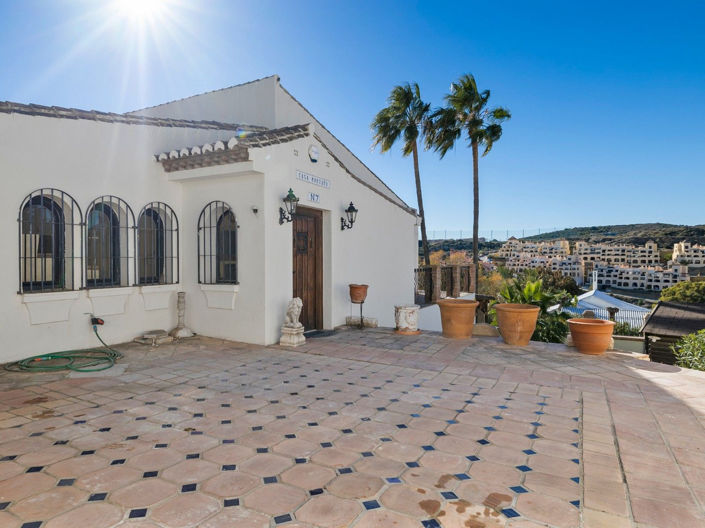 Image No.27-4 Bed House for sale