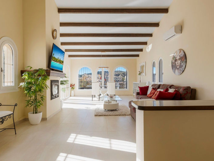 Image No.30-4 Bed House for sale