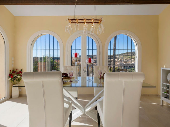 Image No.37-4 Bed House for sale