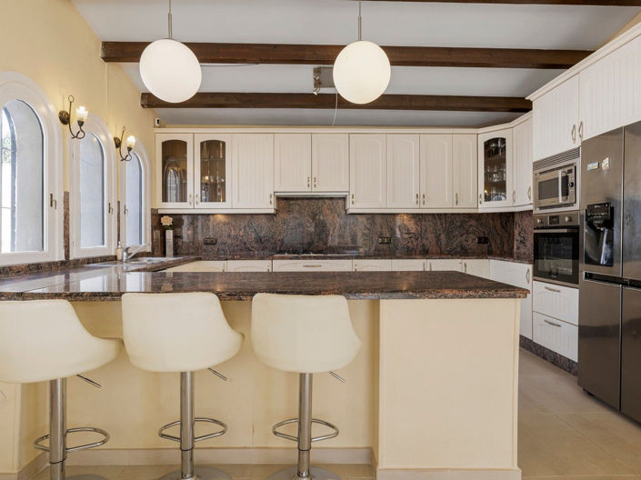 Image No.41-4 Bed House for sale