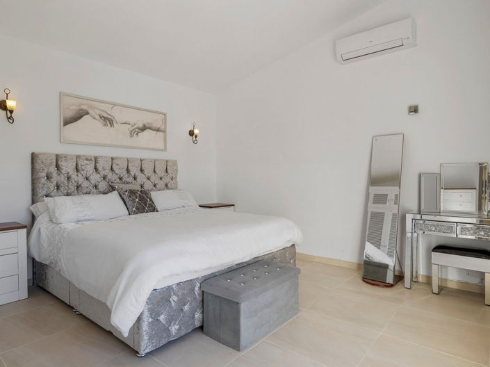 Image No.45-4 Bed House for sale