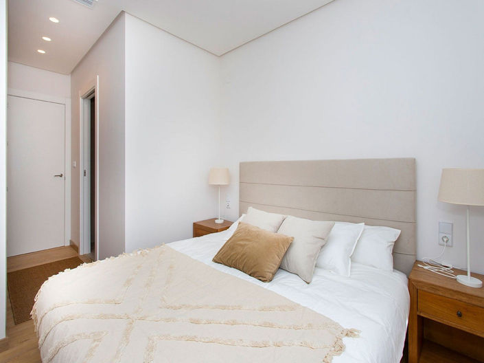 Image No.10-3 Bed House for sale