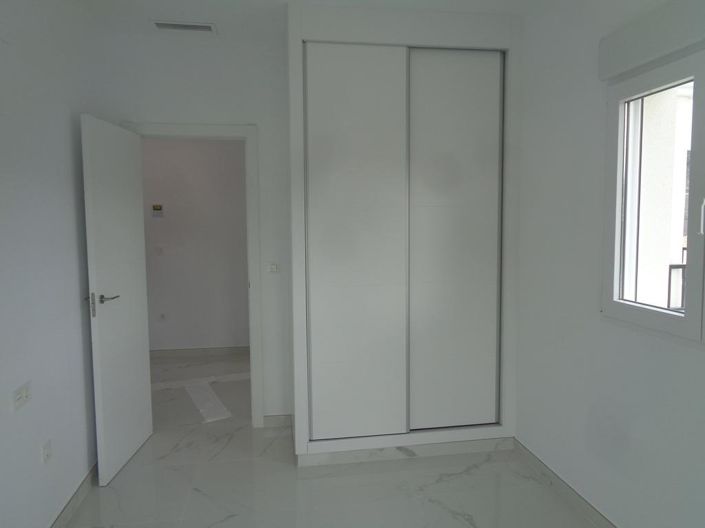 Image No.24-4 Bed Villa for sale