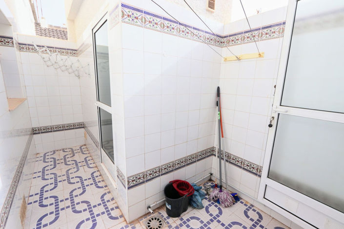 Image No.12-4 Bed House for sale