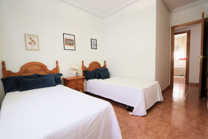 Image No.13-4 Bed House for sale