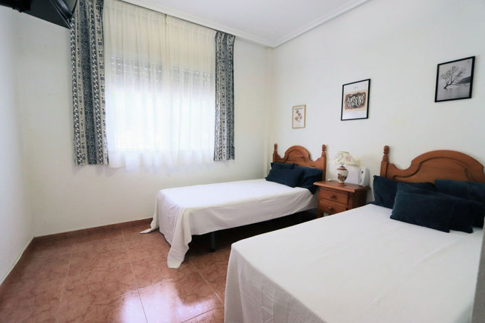 Image No.14-4 Bed House for sale