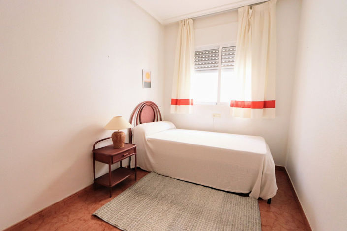 Image No.15-4 Bed House for sale