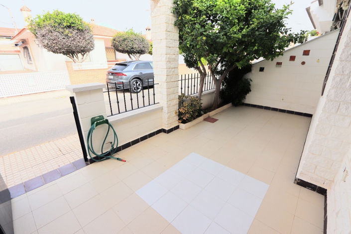 Image No.2-4 Bed House for sale