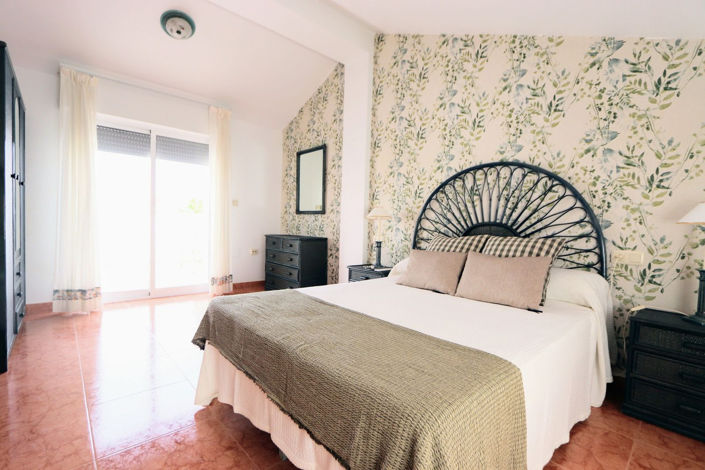 Image No.21-4 Bed House for sale