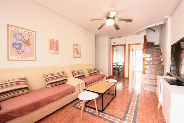 Image No.6-4 Bed House for sale