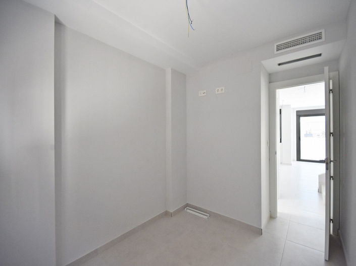 Image No.23-3 Bed House for sale