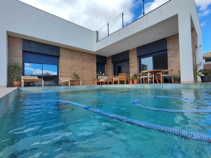 Image No.2-3 Bed Villa for sale