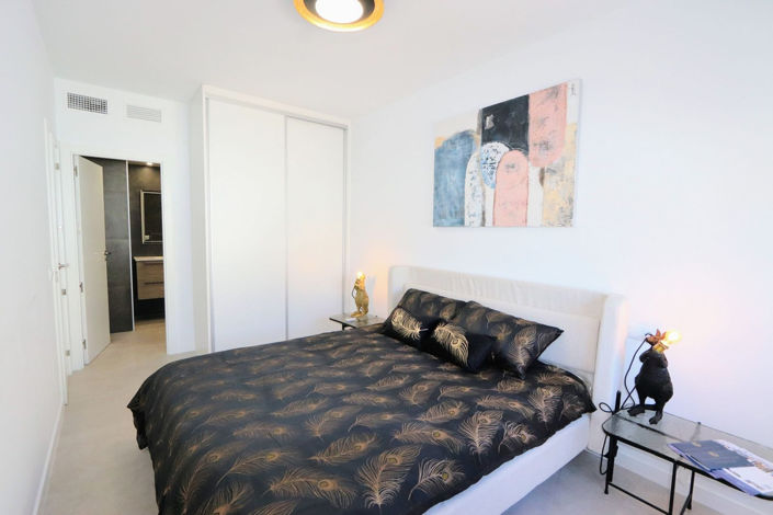 Image No.20-3 Bed Apartment for sale