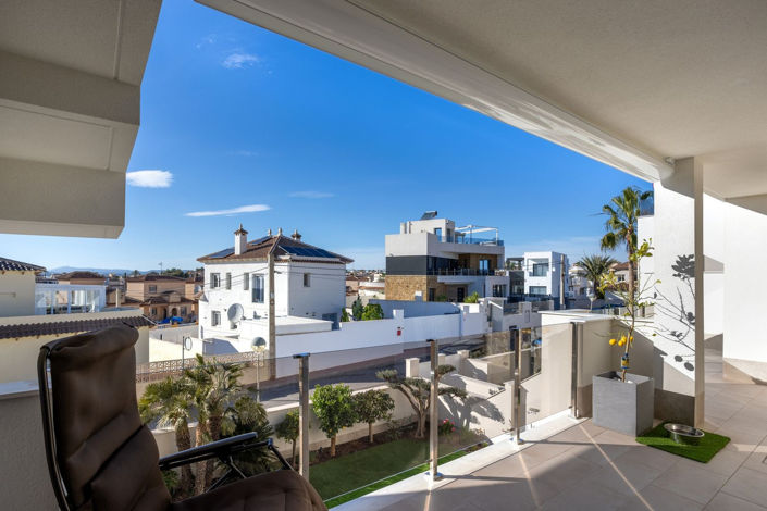 Image No.50-2 Bed Apartment for sale