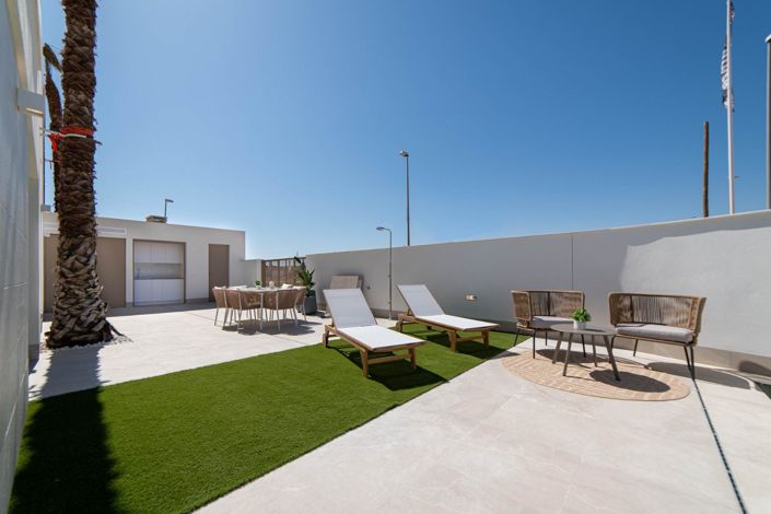 Image No.2-3 Bed Villa for sale