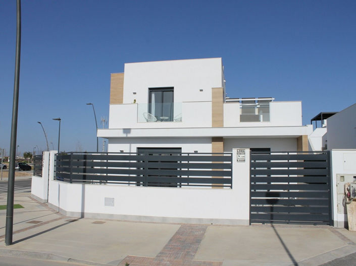 Image No.15-3 Bed House for sale