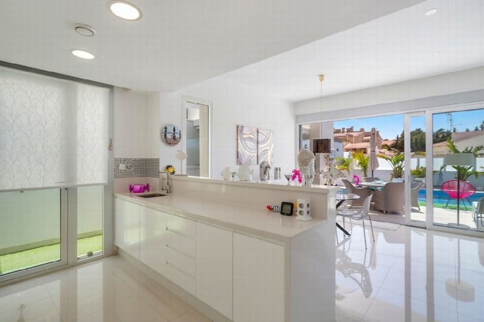 Image No.21-3 Bed Villa for sale