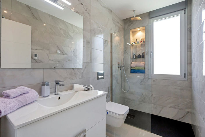 Image No.24-3 Bed House for sale