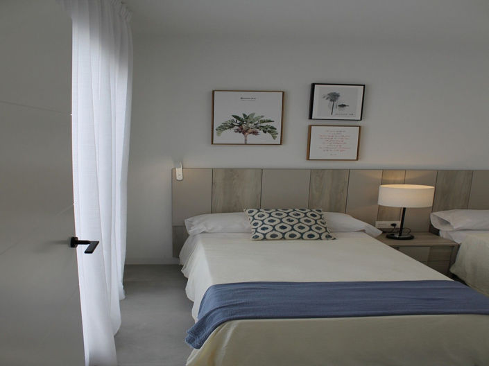 Image No.10-3 Bed House for sale