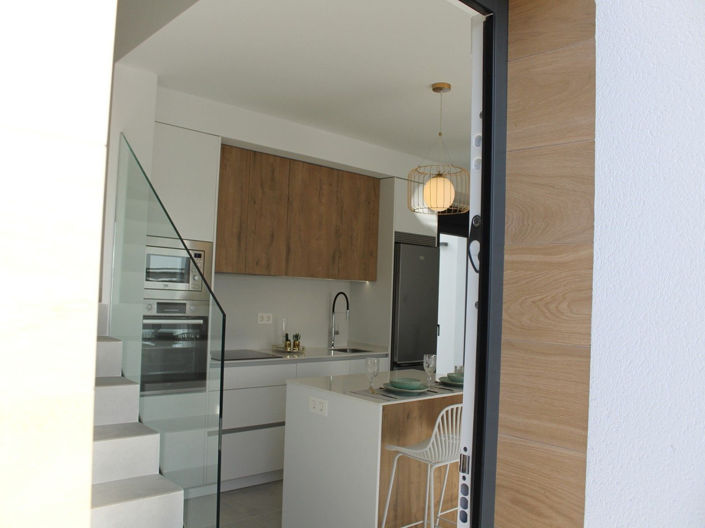 Image No.7-3 Bed House for sale