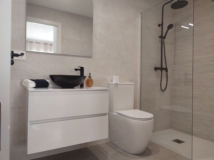 Image No.9-3 Bed House for sale