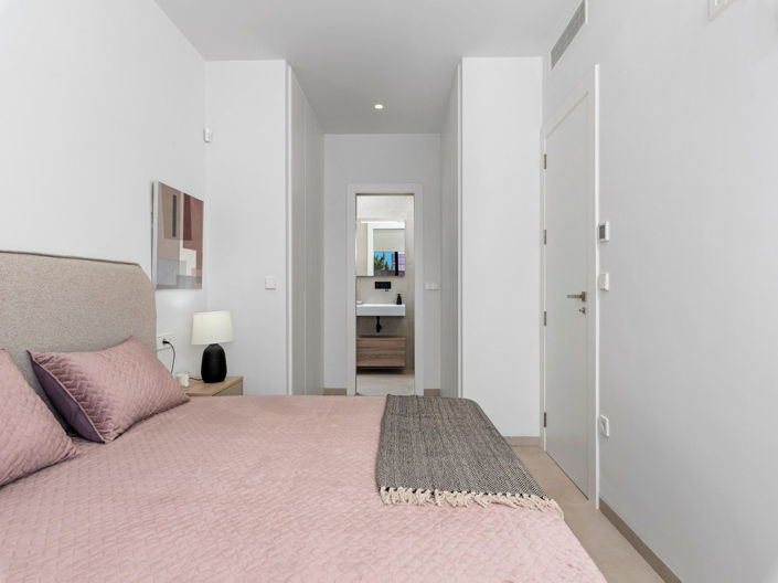 Image No.29-3 Bed House for sale