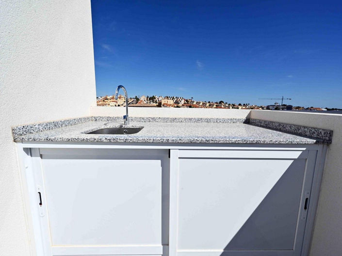 Image No.18-2 Bed House for sale