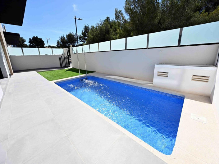 Image No.3-2 Bed House for sale